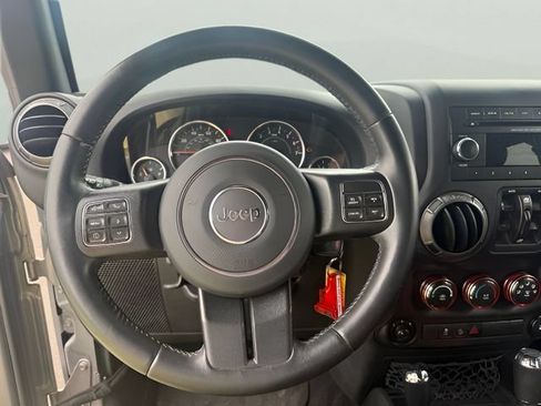 Used 2018 Jeep Wrangler Unlimited Sport S AWD/4WD image 13