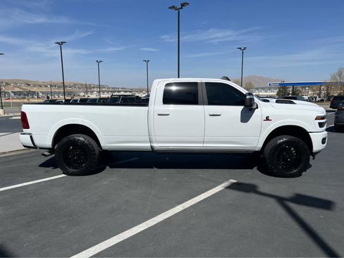 Used 2025 RAM 3500 Limited image 6