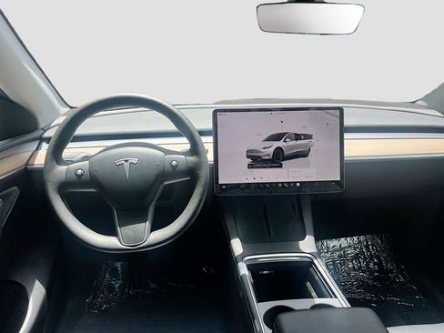 Used 2025 Tesla Model Y Long Range RWD image 24