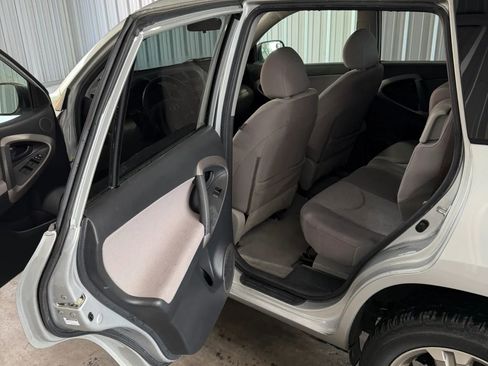 Used 2008 Toyota RAV4 4WD V6 image 11