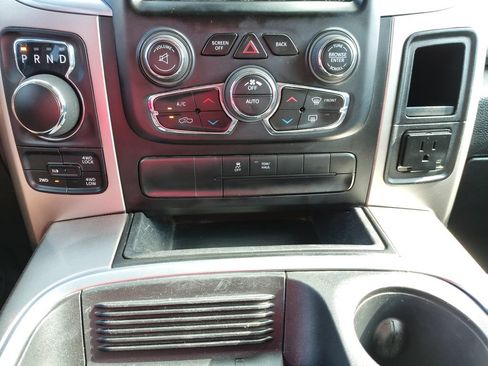 Used 2017 RAM 1500 Classic SLT w/ SLT Plus D←cor Group AWD/4WD image 26
