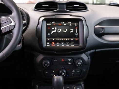 Used 2023 Jeep Renegade Latitude AWD/4WD image 25