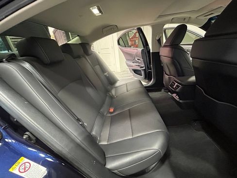 Used 2019 Lexus ES 300h w/ Premium Package FWD image 45