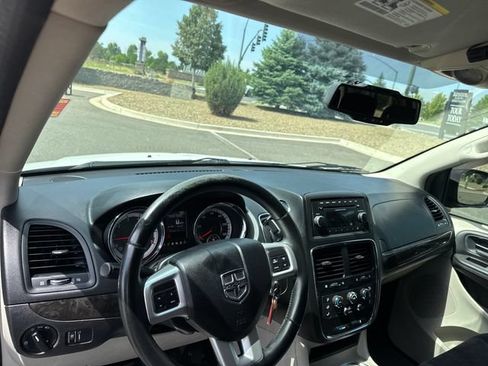 Used 2014 Dodge Grand Caravan SXT w/ Rear Park Assist Package FWD image 13
