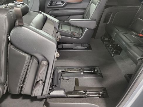 Certified 2025 GMC Yukon XL Denali image 24