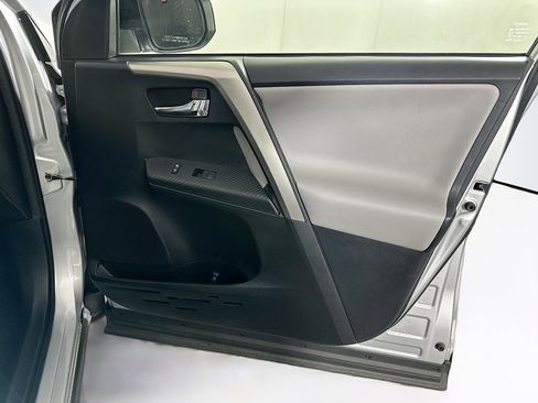 Used 2015 Toyota RAV4 Limited FWD image 32
