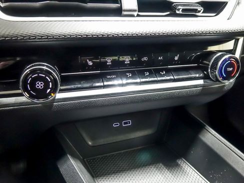 New 2026 Chevrolet Equinox LT image 18