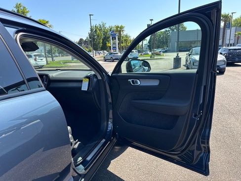 New 2026 Volvo XC40 B5 Core w/ Climate Package AWD/4WD image 19