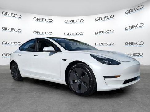 Used 2023 Tesla Model 3 Standard Range RWD image 1