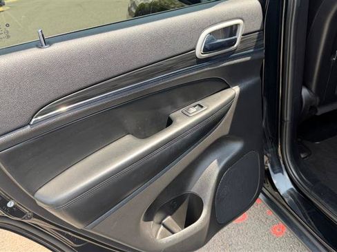 Used 2020 Jeep Grand Cherokee Limited AWD/4WD image 24