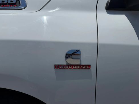 Used 2022 RAM 2500 Tradesman w/ Chrome Appearance Group AWD/4WD image 9