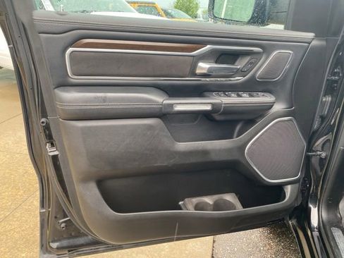 Used 2022 RAM 1500 Laramie AWD/4WD image 10