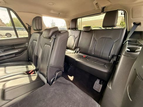 Used 2018 Ford Expedition Platinum AWD/4WD image 11