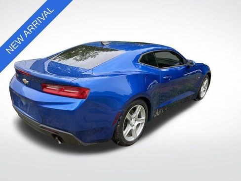 Used 2016 Chevrolet Camaro LT RWD image 3