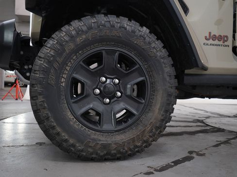 Used 2020 Jeep Gladiator Mojave AWD/4WD image 31