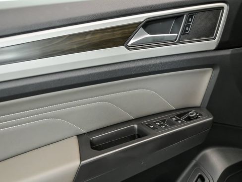 Certified 2023 Volkswagen Atlas SE AWD/4WD image 10