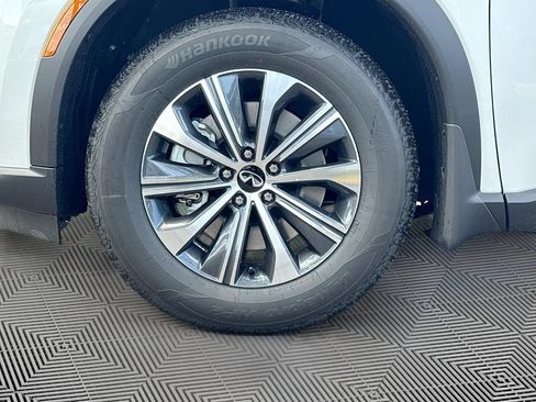 Used 2027 INFINITI QX60 Pure w/ Cargo Package FWD image 34