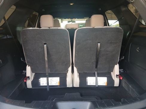 Used 2018 Ford Explorer XLT FWD image 16