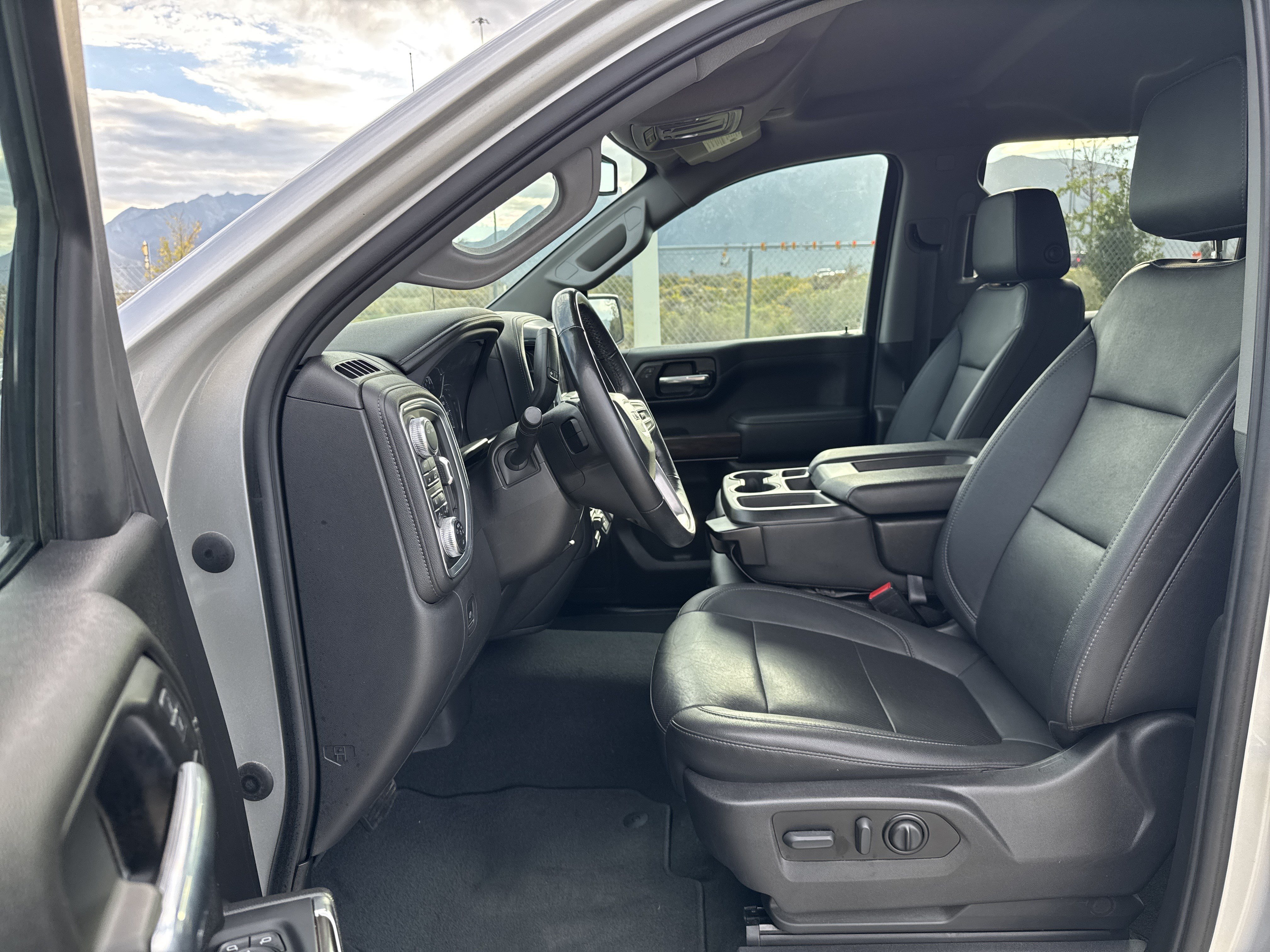 Used 2022 GMC Sierra 1500 SLT AWD/4WD image 15
