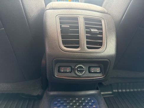 Used 2018 Ford Taurus SHO w/ Driver Assist Package AWD/4WD image 22