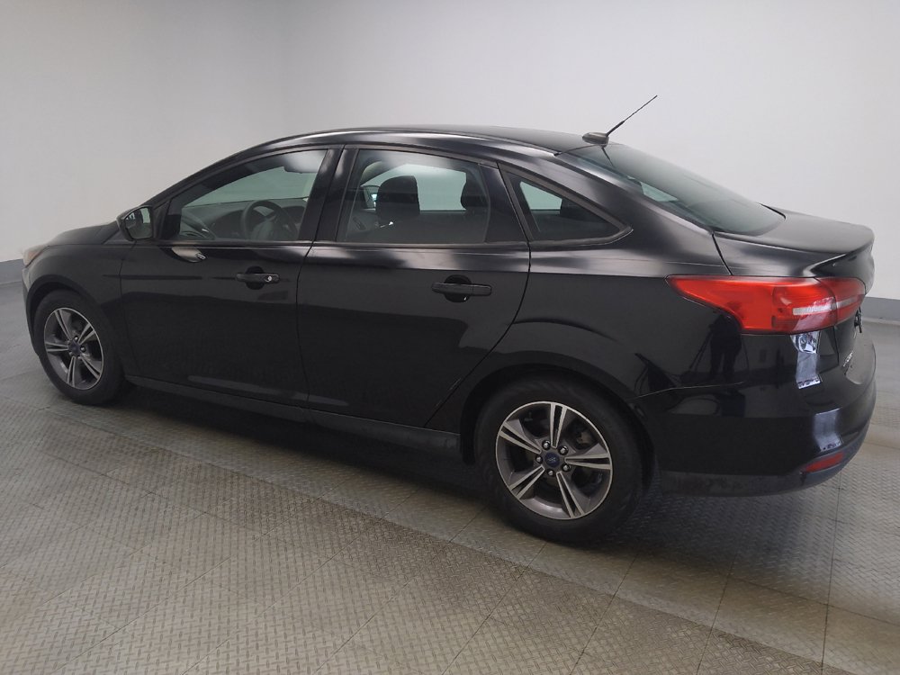 Used 2018 Ford Focus SE w/ SE Appearance Package FWD image 3