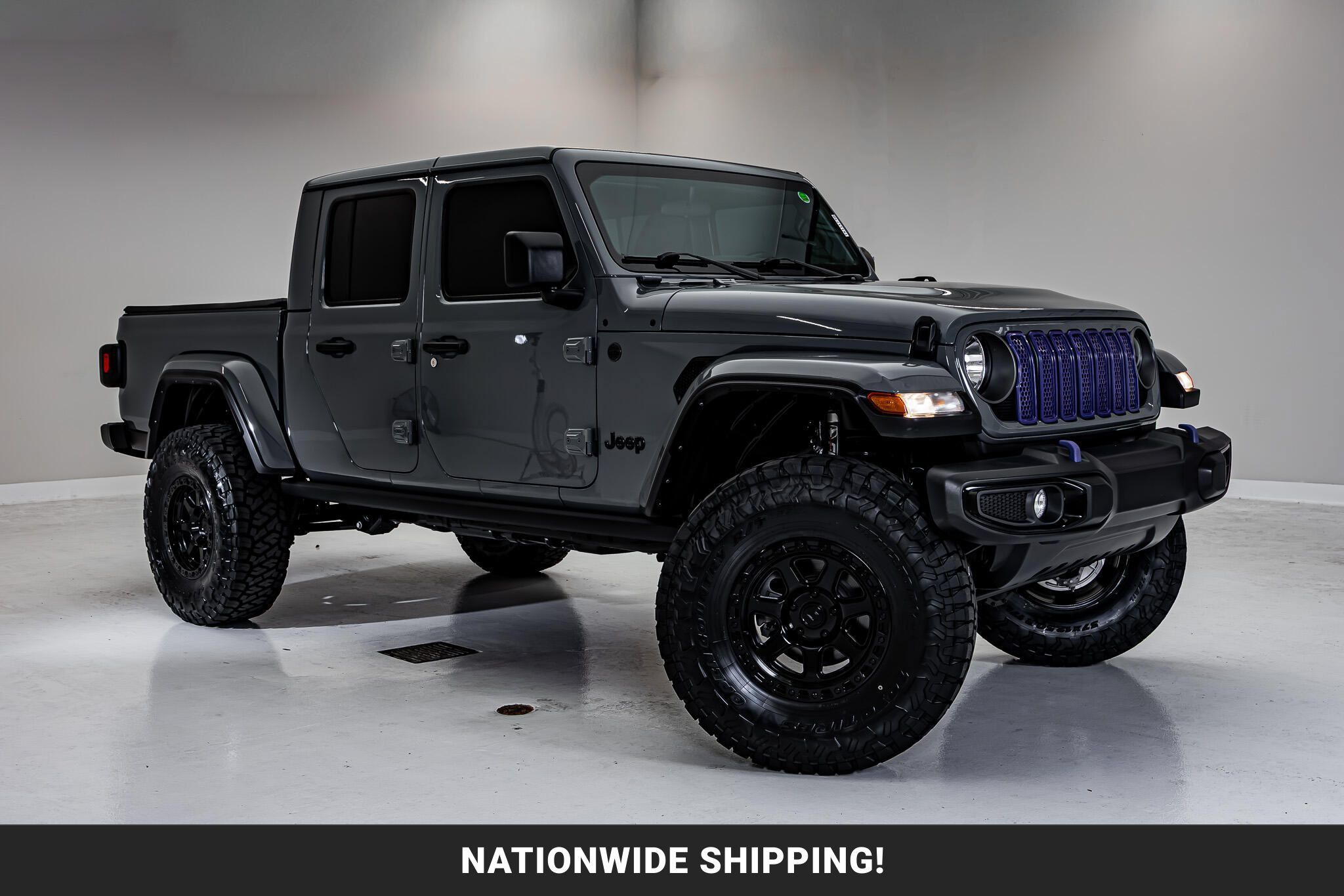 Used 2025 Jeep Gladiator Sport AWD/4WD image 1