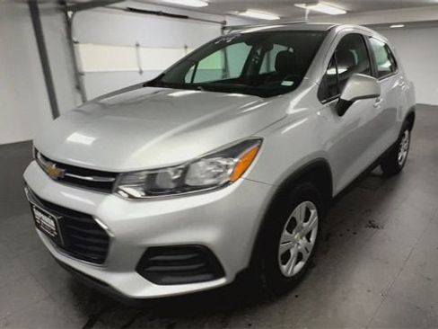 Certified 2018 Chevrolet Trax LS image 4