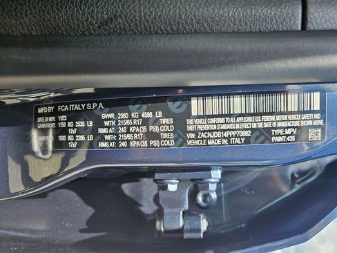 Used 2023 Jeep Renegade Latitude AWD/4WD image 30