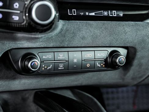 Used 2020 Ferrari 812 Superfast RWD image 32