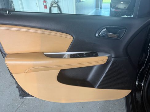 Used 2015 Dodge Journey SXT w/ Flexible Seating Group FWD image 11