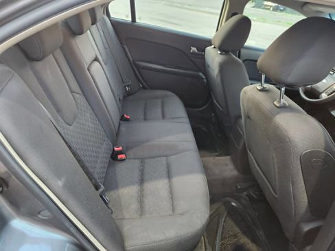 Used 2010 Ford Fusion SE FWD image 16