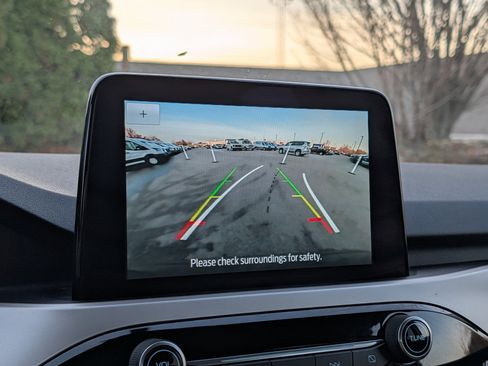 Certified 2022 Ford Escape SE w/ Cold Weather Package image 19