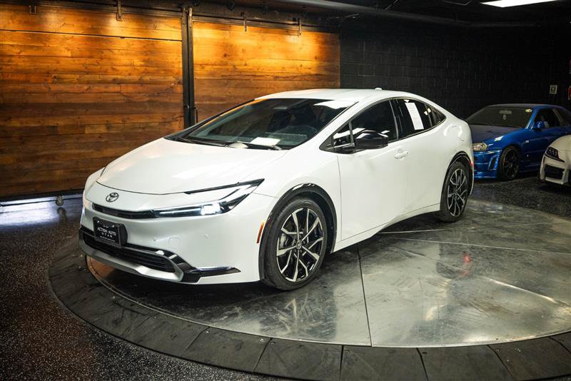 Used 2024 Toyota Prius Prime FWD image 2