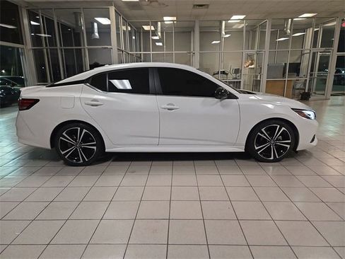 Used 2023 Nissan Sentra SR w/ SR Premium Package image 9