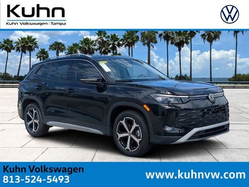 New 2026 Volkswagen Tiguan SE FWD image 1