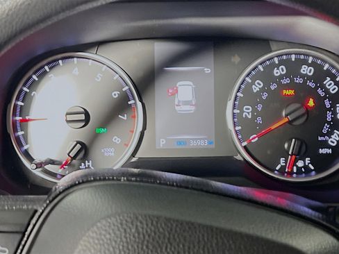 Used 2021 Toyota RAV4 XLE image 22