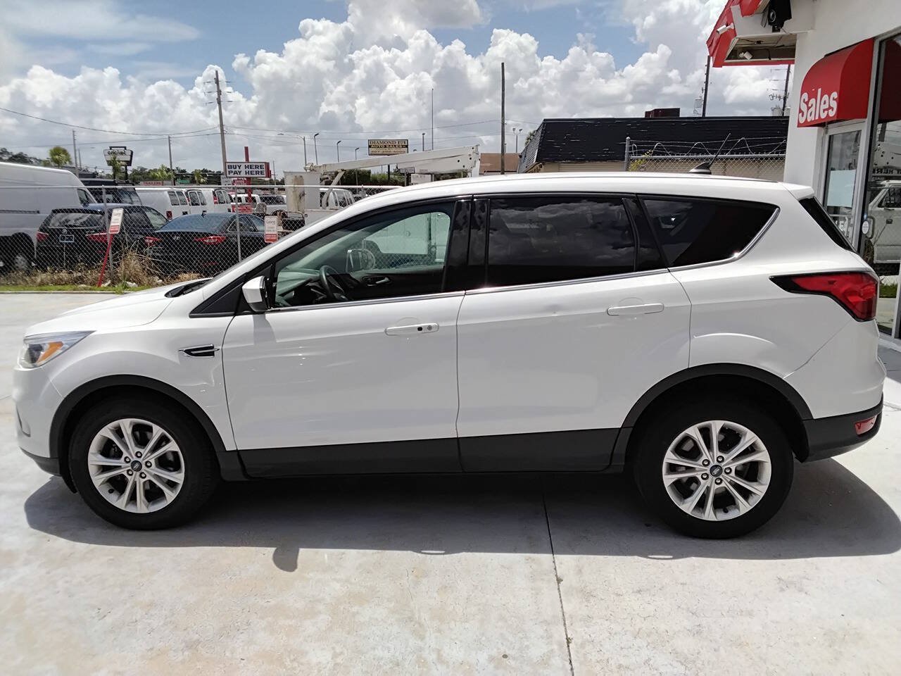 Used 2019 Ford Escape SE FWD image 6