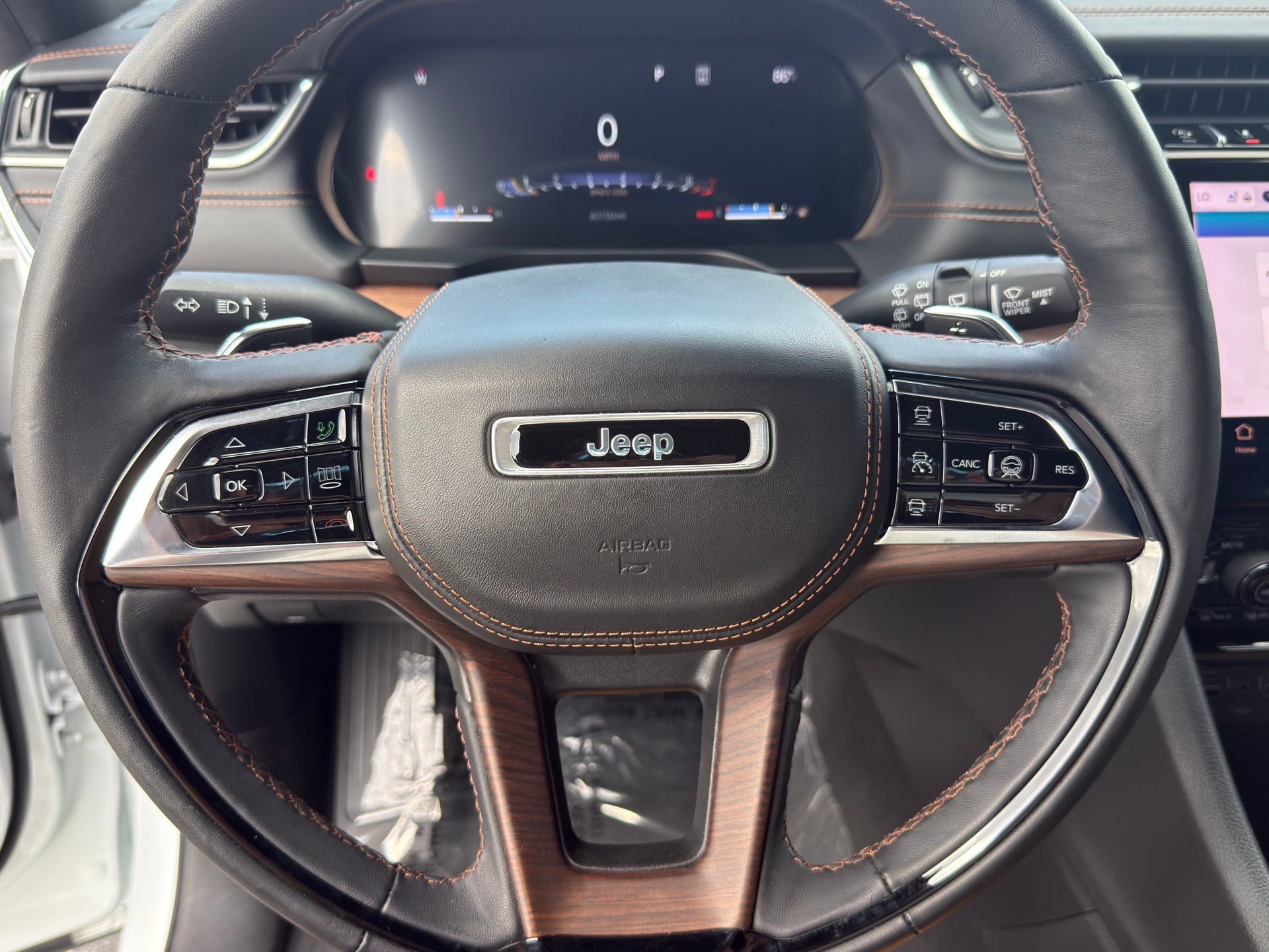 Used 2023 Jeep Grand Cherokee Summit RWD image 19