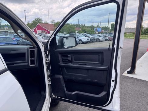 Used 2019 RAM 1500 Express w/ Express Value Package AWD/4WD image 16