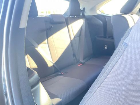 Used 2025 Toyota Highlander LE image 30