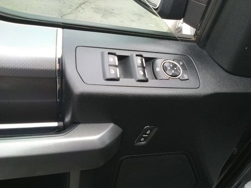 Used 2015 Ford F150 XLT w/ Equipment Group 301A Mid image 20