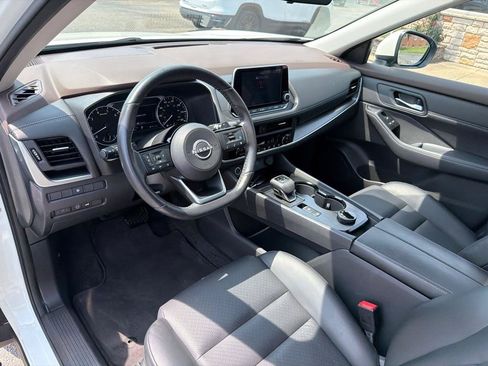 Used 2023 Nissan Rogue SV w/ SV Premium B Package AWD/4WD image 13