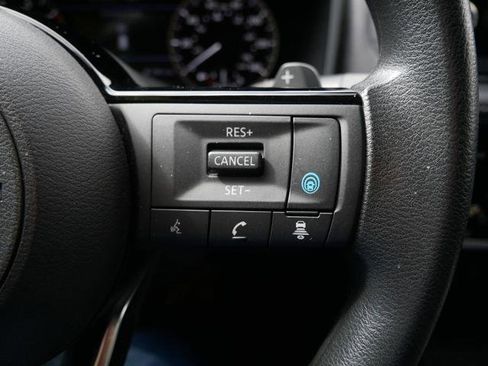 Certified 2022 Nissan Rogue SV image 25