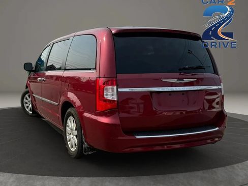 Used 2016 Chrysler Town & Country Touring w/ Driver Convenience Group FWD image 5
