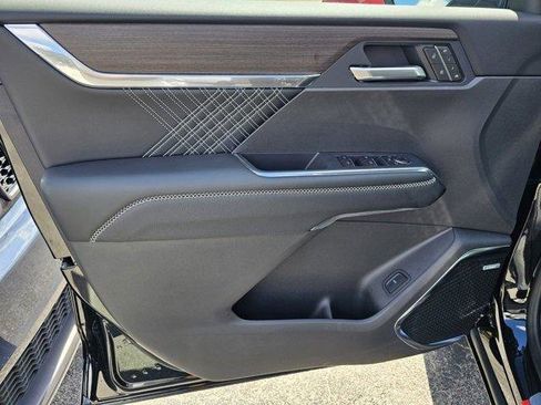 New 2026 GMC Acadia Denali w/ Super Cruise Package image 17