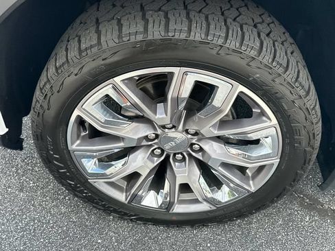 Used 2023 GMC Sierra 1500 Denali w/ Denali Reserve Package AWD/4WD image 11