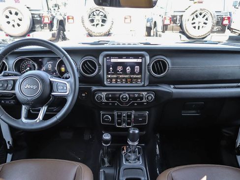 Used 2023 Jeep Wrangler Unlimited Sahara AWD/4WD image 15
