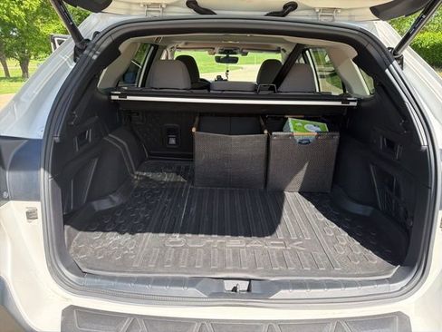 Used 2020 Subaru Outback Premium image 18