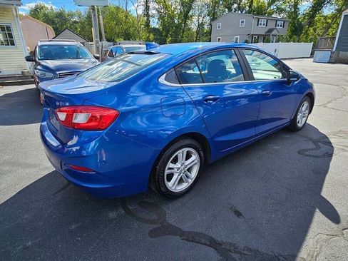 Used 2017 Chevrolet Cruze LT image 6