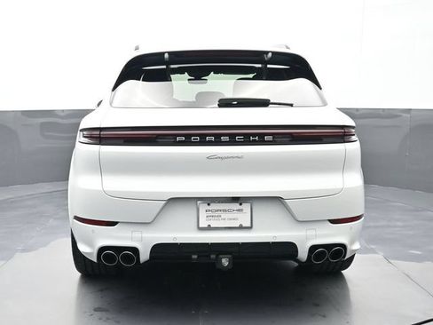 Certified 2025 Porsche Cayenne AWD/4WD image 21